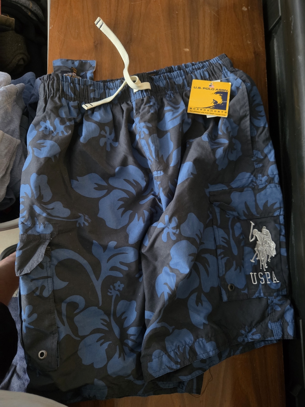 U.S. Polo Assn. Men's 2XL Navy and Blue Floral Cargo Shorts